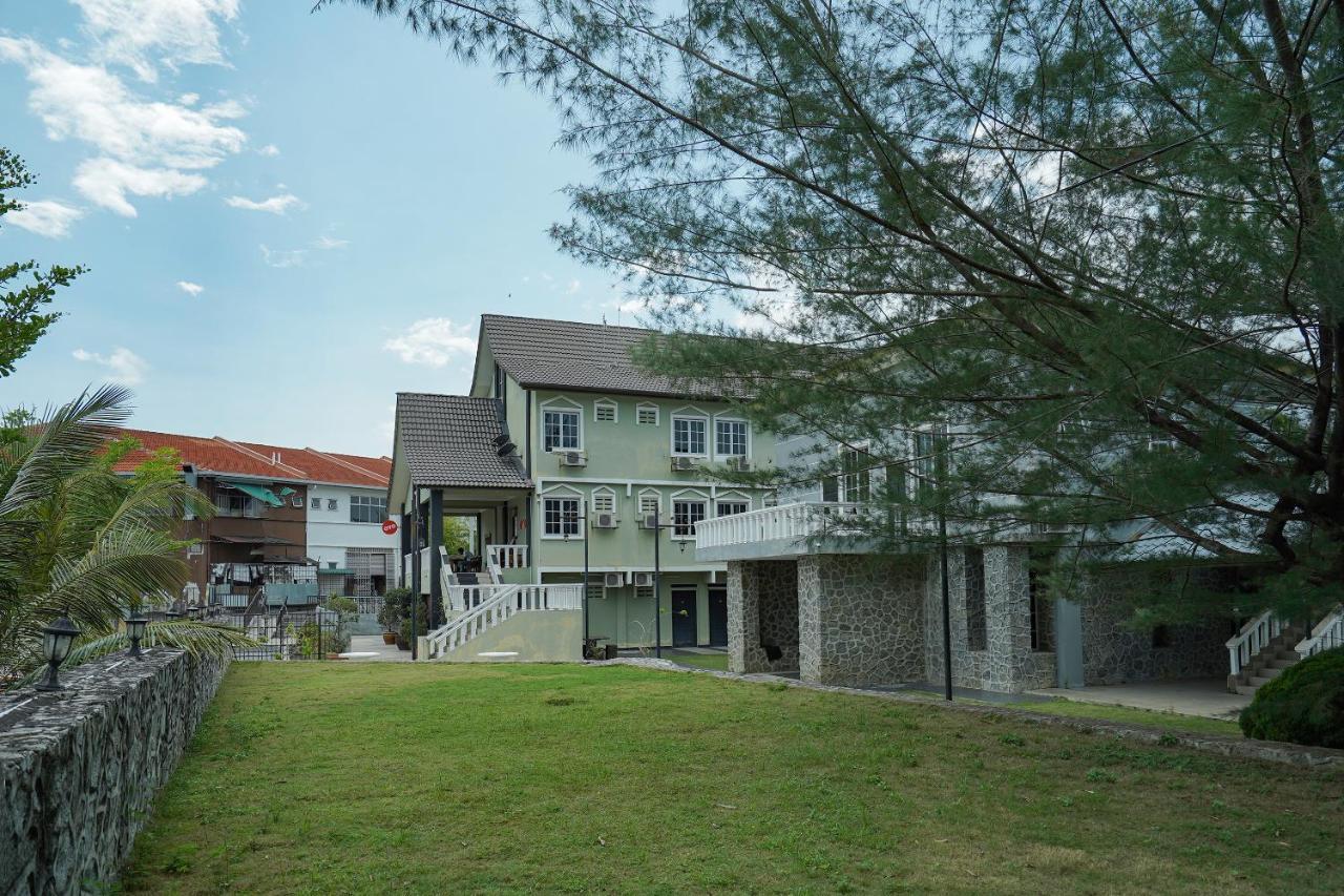 Oyo 90451 Bangi Moya Guesthouse Exteriör bild